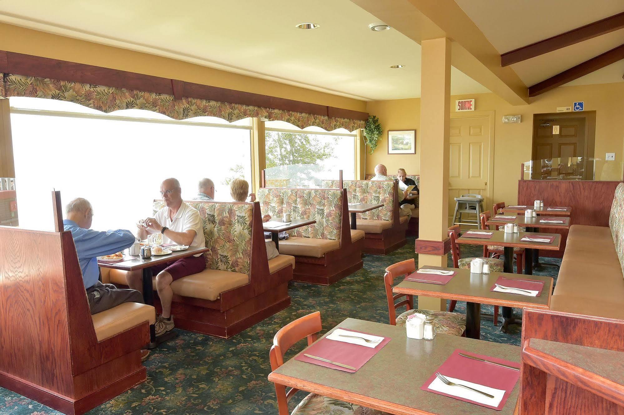 Inn Sur Charlevoix 2*