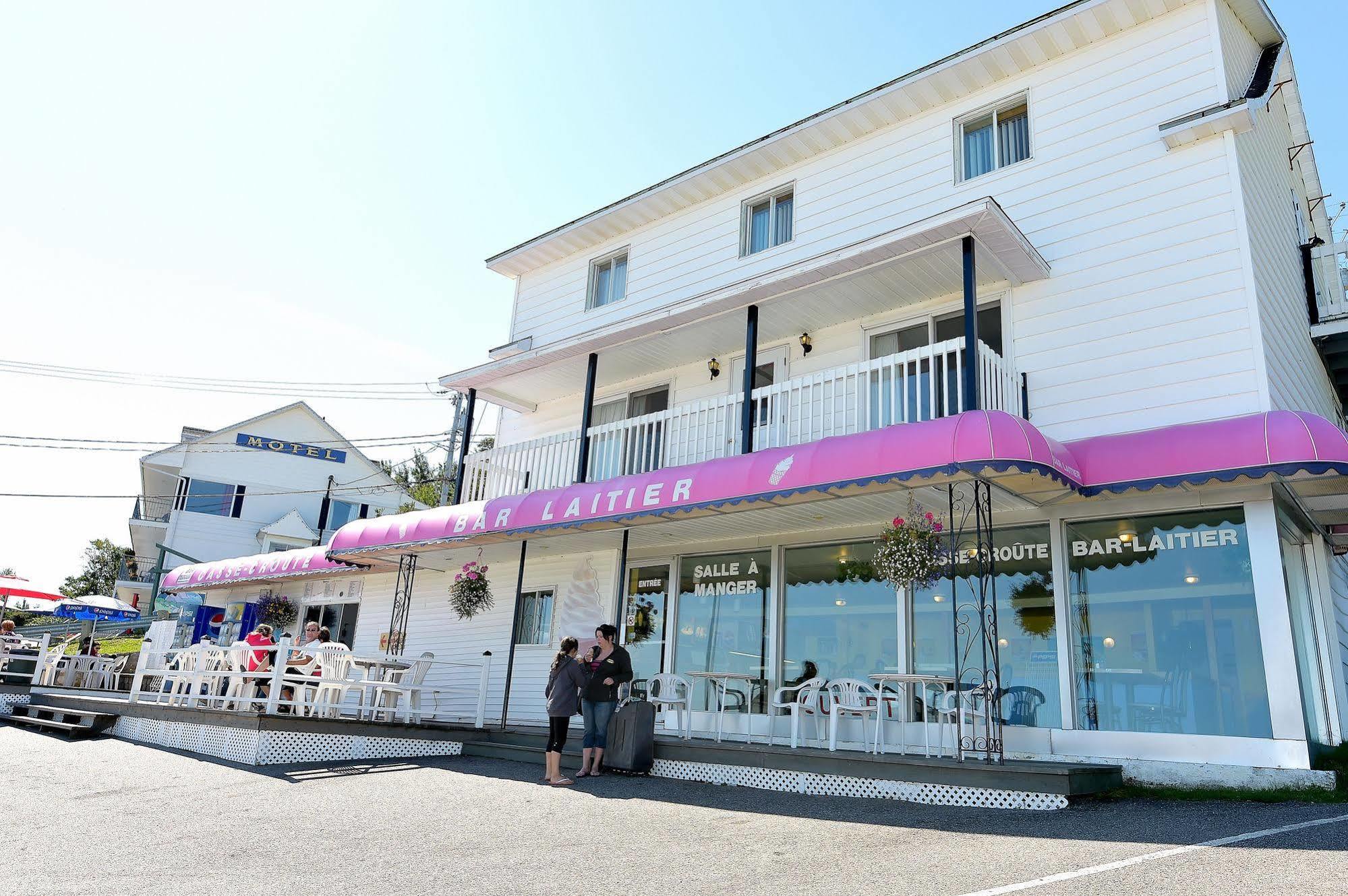 Sur Charlevoix Inn 2*